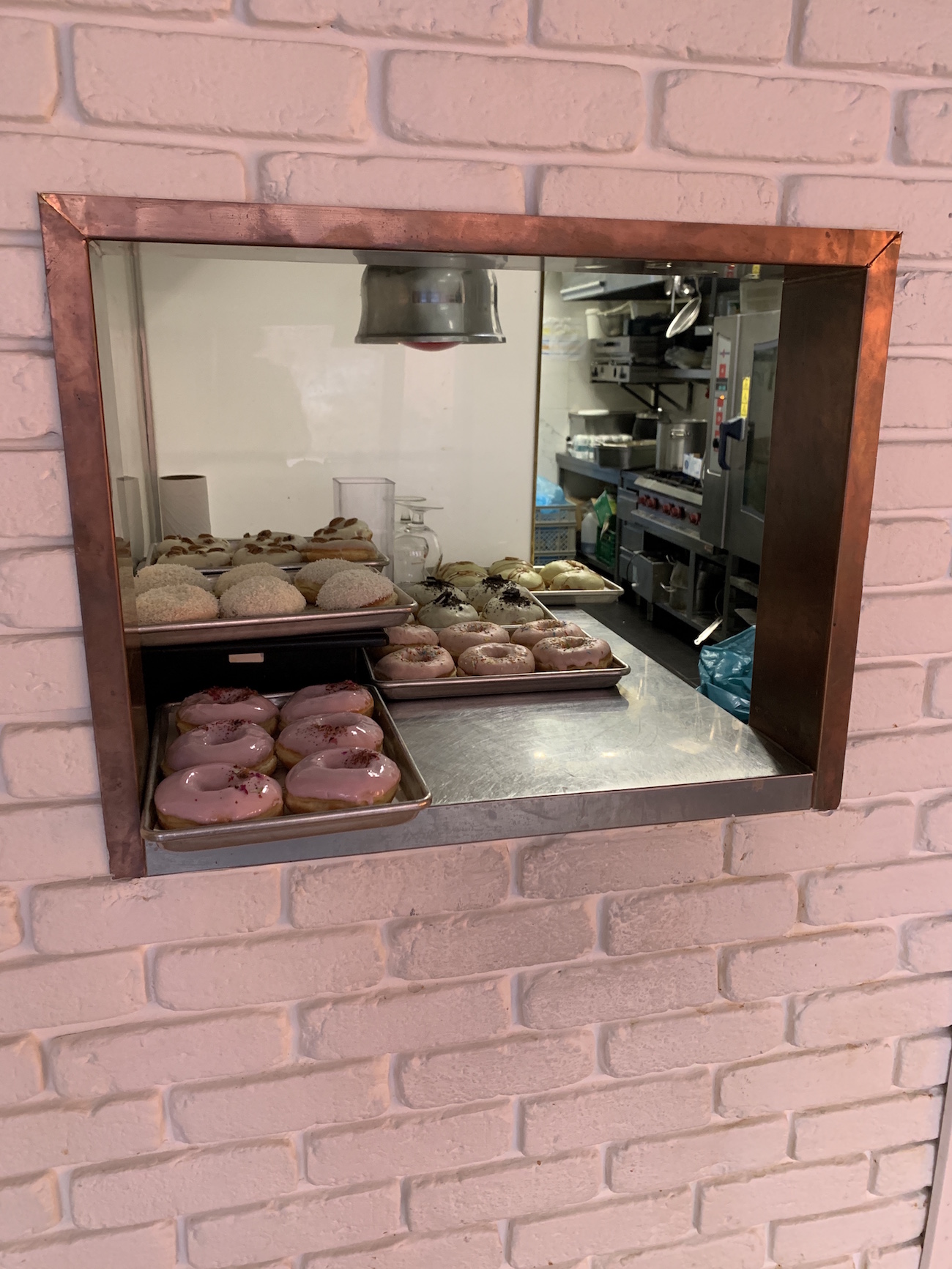 Donuts frais au Lloyd Coffee Eatery