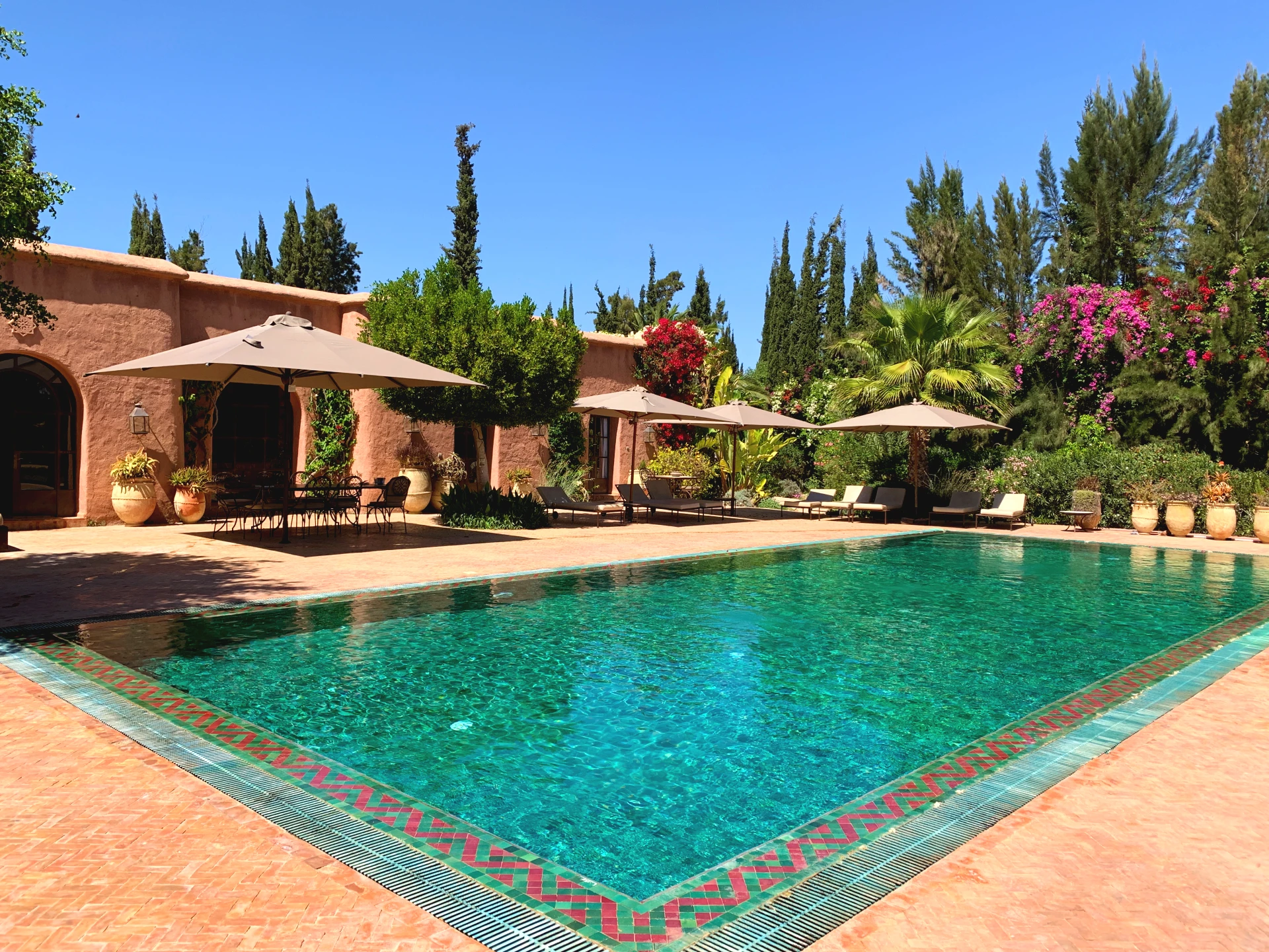 Piscine dans une villa du Jardin des Douars