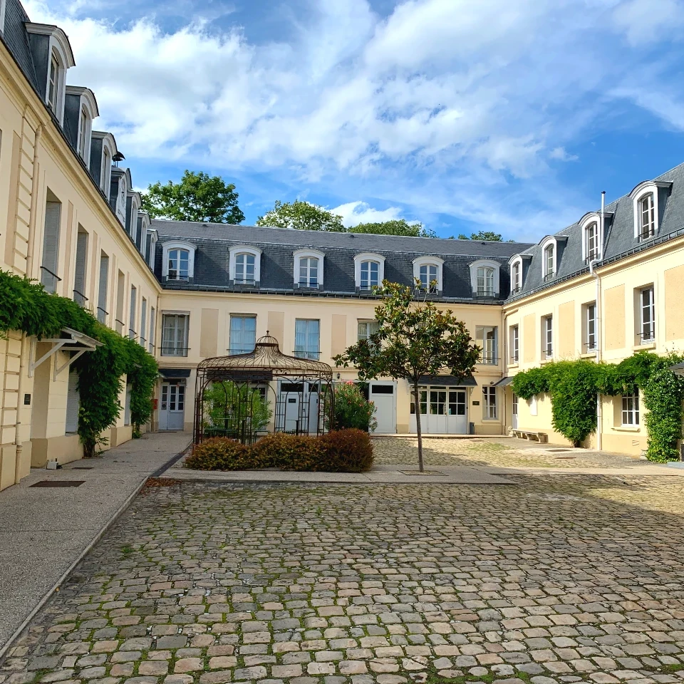 Cour de la Maison du Val, Les Maisons de Campagne